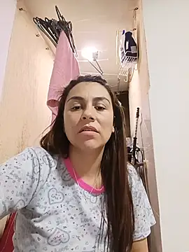 vanessa-titisM live cam on StripChat
