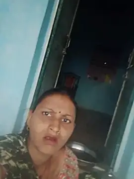 Juli_rathore live cam on StripChat