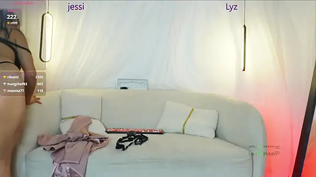 prettygirls_00 live cam on StripChat