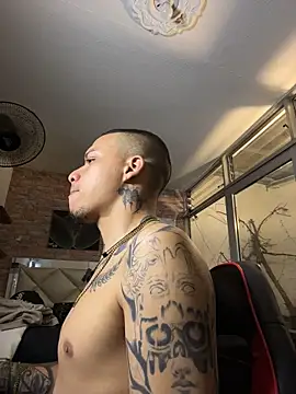 AlphaMasterXxx live sex cam