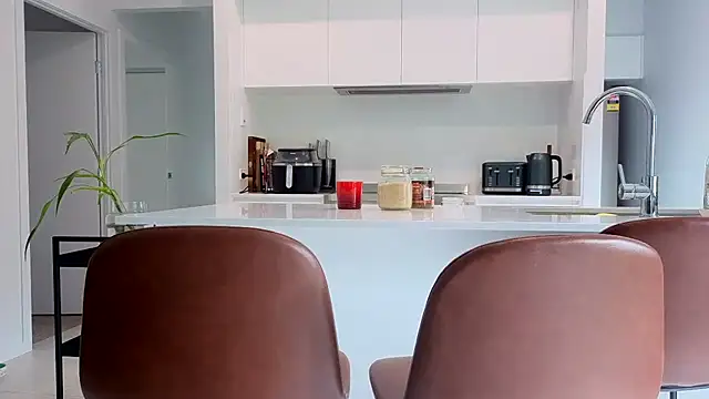 Aussiecougar's live cam