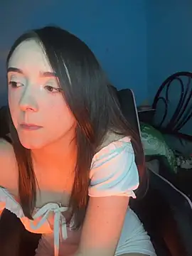 Nonnyiris live cam on StripChat
