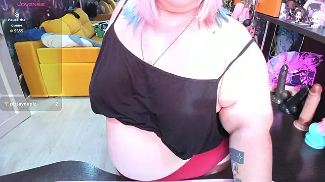 Softie_Sofy live cam on StripChat