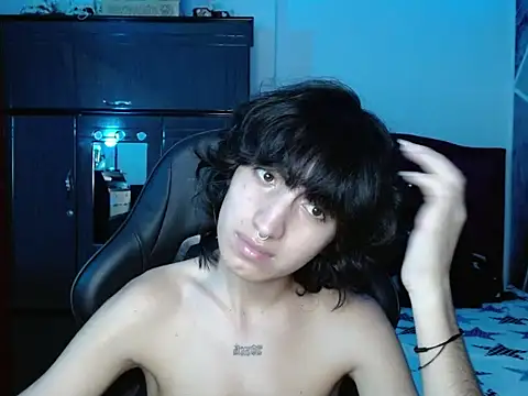 littlextreme live cam on StripChat
