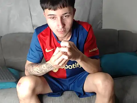 Jhosuaa69 live cam on StripChat