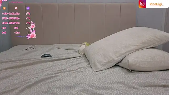 your_bunnygirl very slim adult cam