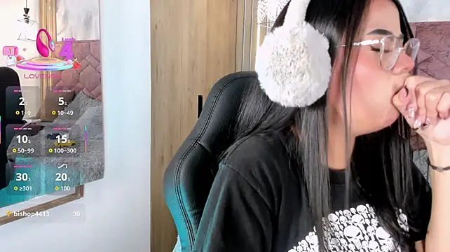 IamSussan webcam
