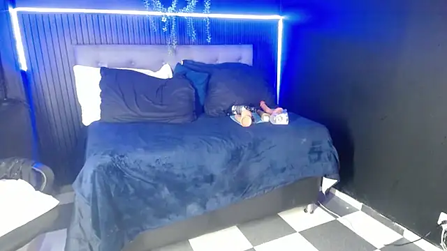 sasi_luna 😴 naked cam