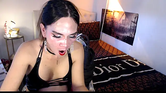 NinaDOM4CUM webcam