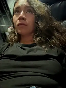 QuietNicole webcam