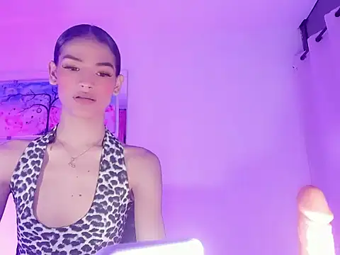 Dollcute_ live cam on StripChat