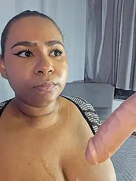 chocolattesexxx live cam on StripChat