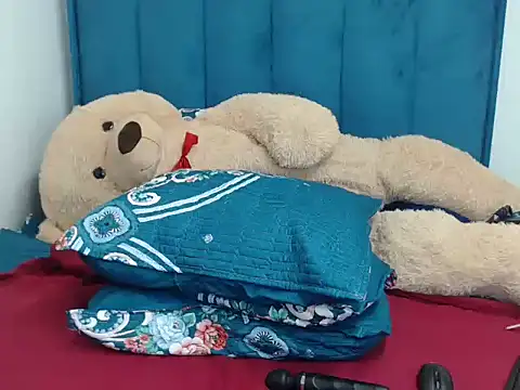 tasha_xxx (Ask my age) - squirt for daddy ,Domi inside pussy