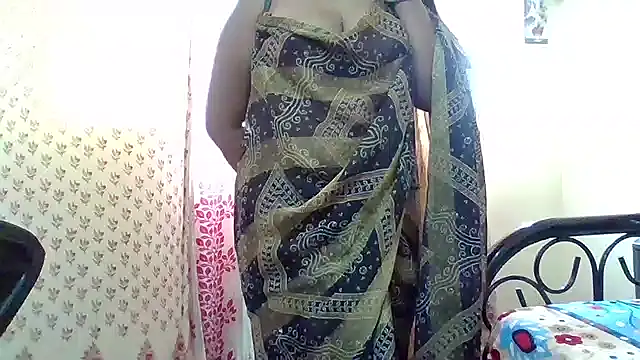 nautybabe (F milf) - Back nude