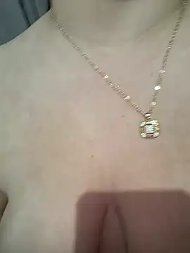 Naturalmentegostosa live cam on StripChat