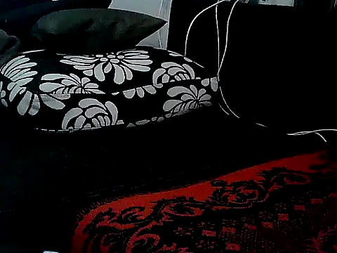 IncredibleGlaze78 live cam on StripChat
