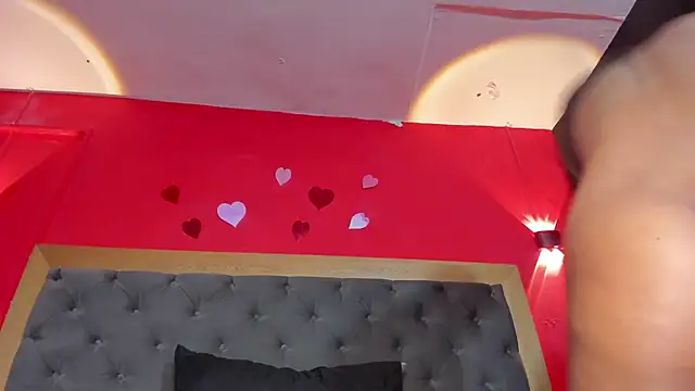YayaHilton live cam on StripChat