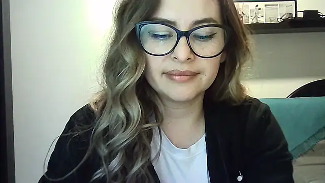 Valery__Rouse_ live cam on StripChat