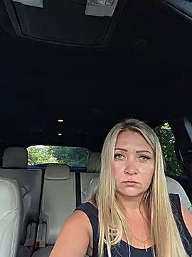 SassiSandra live cam on StripChat