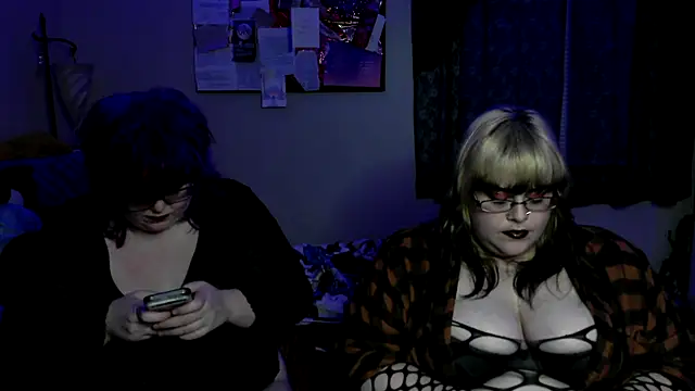 NymphoDes live cam on StripChat
