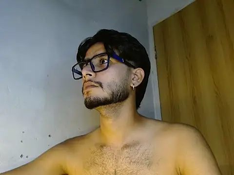 CoralN live cam on StripChat