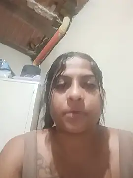 Giselabrunette25 live cam on StripChat