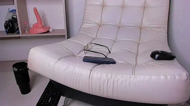 Aaron_Tate webcam