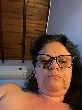 Sharongirl07 live cam on StripChat