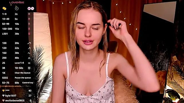 LillianShine live cam on StripChat