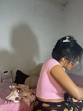 FlorSalvaje_ live cam on StripChat