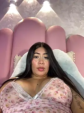 _madilee_ (F young) - Show me that wet pussy, rub clit, spit!