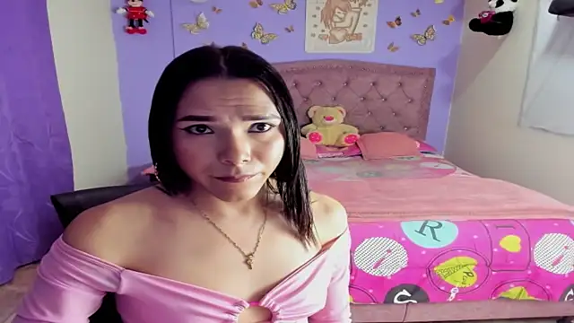 Sofia_Hot_Latina live cam on StripChat