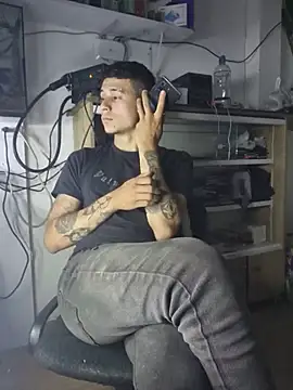 aronmax_ live cam on StripChat