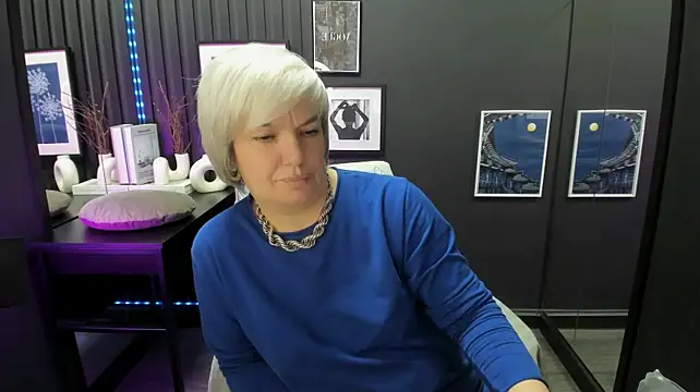 CarmenSoft live cam on StripChat