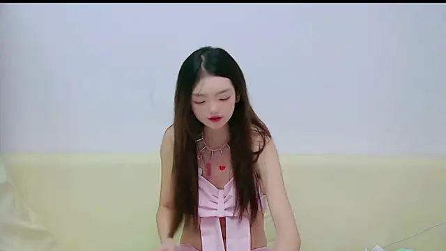 sm-666 (F teen) - 扒光莉莉5分钟（不脱内裤）