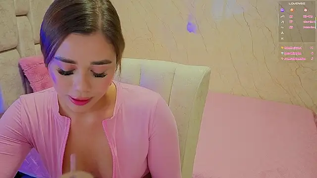Naomilaurent webcam