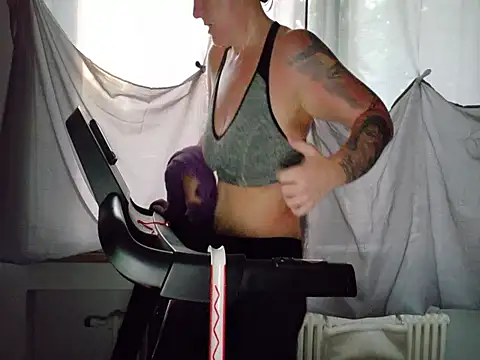 wetgerman_2 (F milf) - BBC Dildo in Pussy.