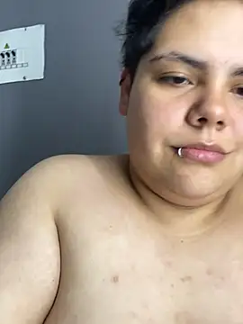 Hailey_Curvy