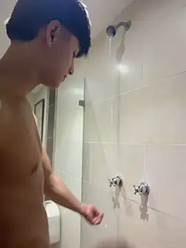 Lander_Cruz live cam on StripChat