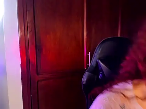 RED_VIOLETH live cam on StripChat