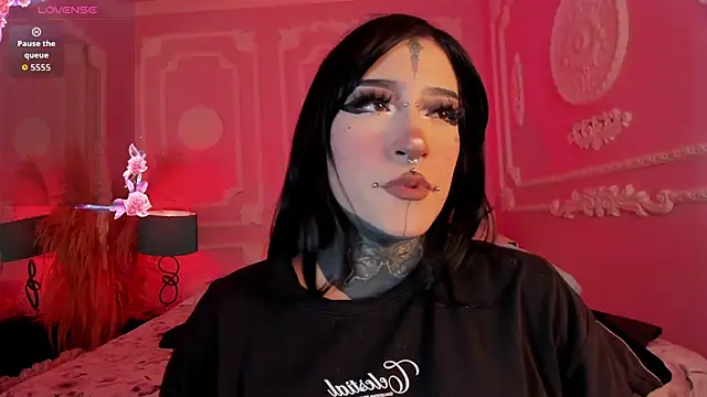 kat_vonde (F teen) - Show boobs 💦