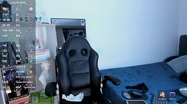 Ravenelle_ webcam