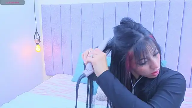 Emma-Burning webcam