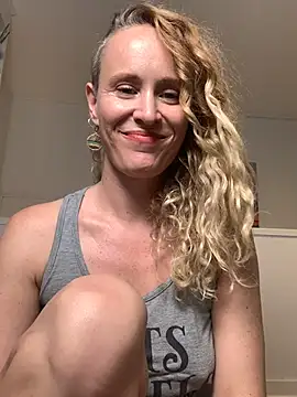 SweetandNastySummer live cam on StripChat
