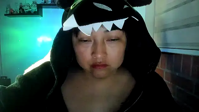 Shaddycute_ live cam on StripChat