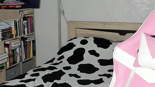 bbJ_one live cam on StripChat