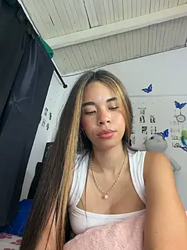 milleradhara24 (F young) - fingers in my pussy