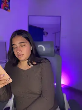 i_samanthaa (F teen) - Show boobs