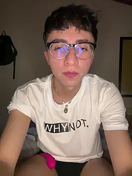 CamiRojas_boy live cam on StripChat