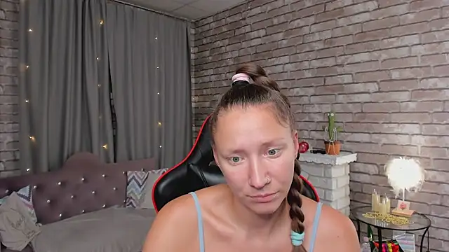 SarahCoksss live cam on StripChat